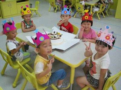 成长感恩展望-厦门市实验幼儿园分园2016届大一班毕业典礼邀请函