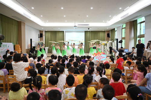 特色课程筑梦成长 国贸教育普惠托育赋能家庭未来——厦门市实验幼儿园实践探索